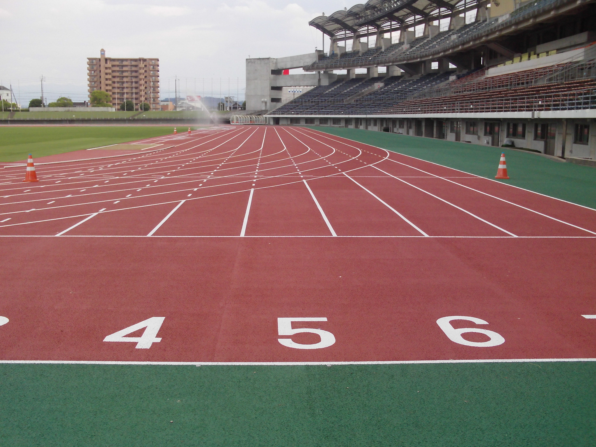 Pikaraスタジアム（香川県立丸亀主・補助競技場）