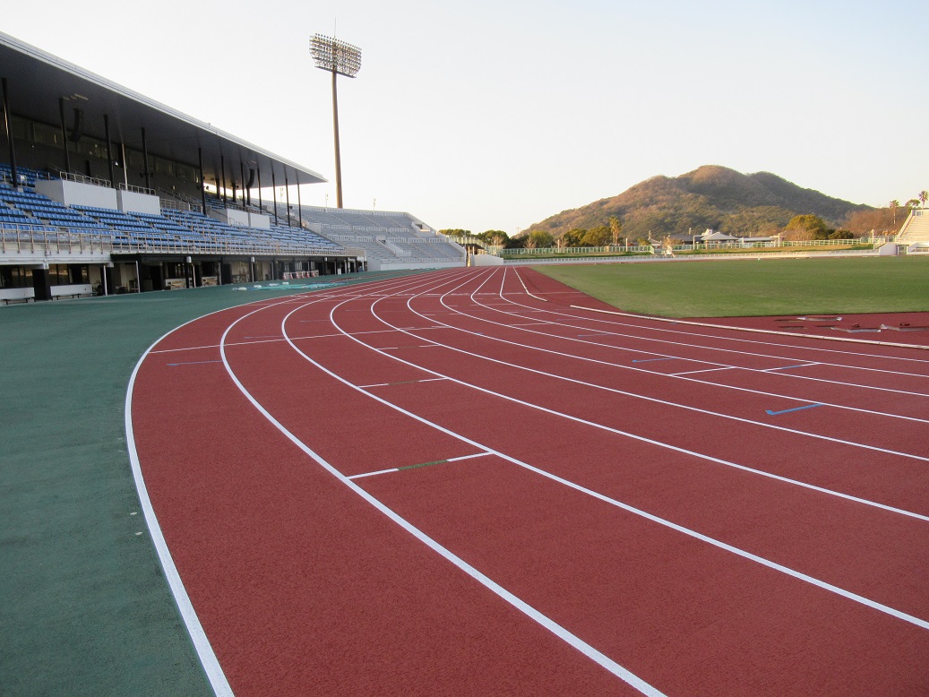 紀三井寺運動公園陸上競技場