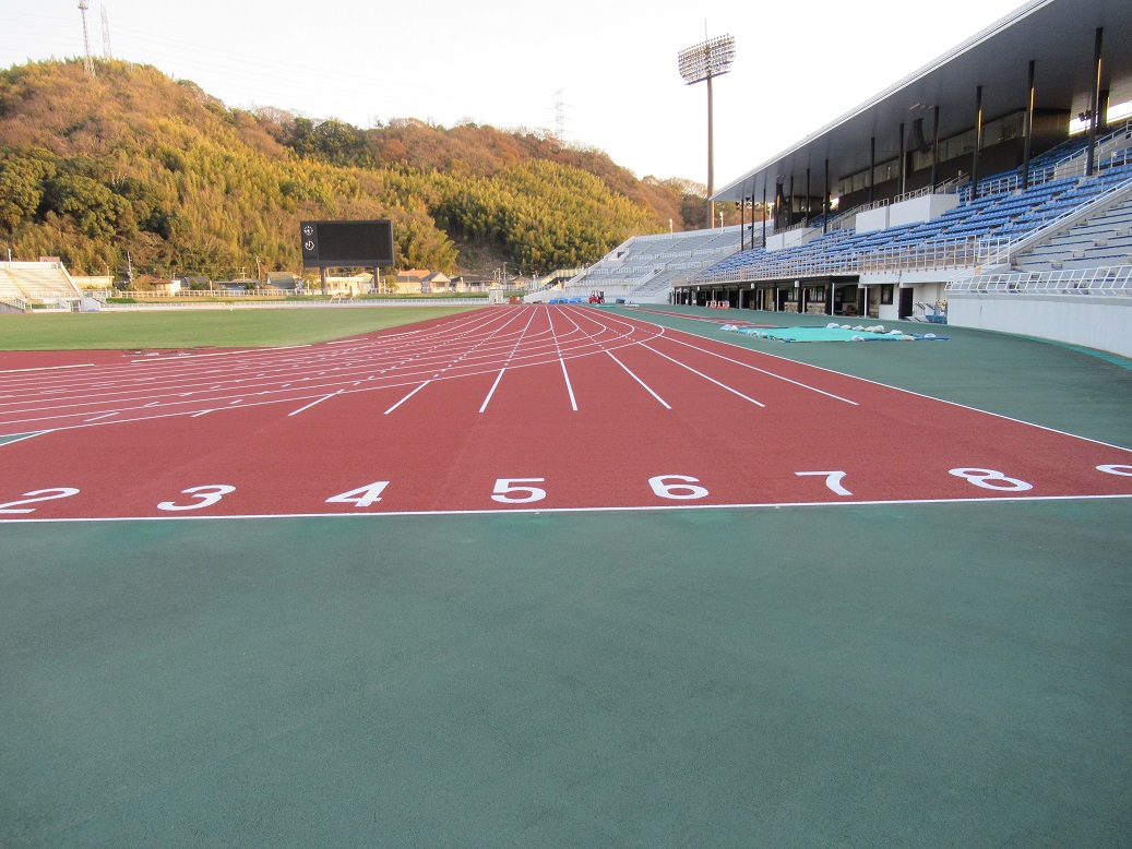 紀三井寺運動公園陸上競技場